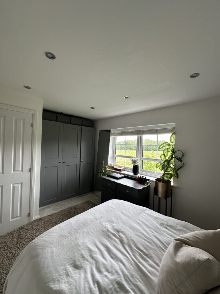 17 Coed y Ffynon - main bedroom 2