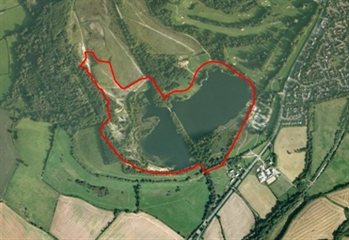 Aerial picture showing the SSSI boundary at Cosmeston Lakes